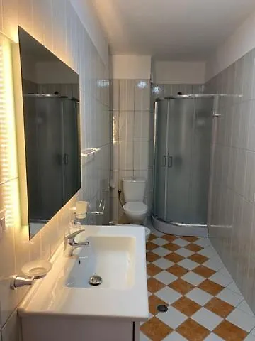Lulu - Apartment Golem (Tirana)